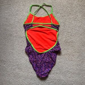 Size 30 women’s TYR swimsuit